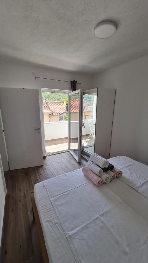 Apartmani Mlinar - One Bedroom Apartment With Seaview Grebastica Exterior photo