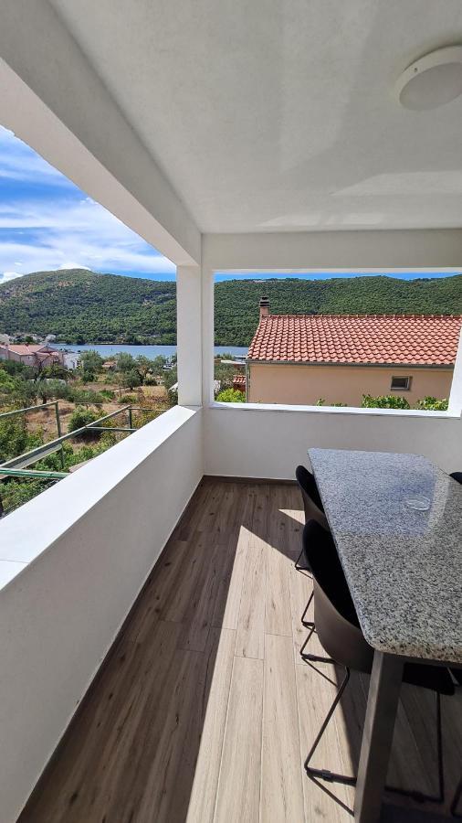Apartmani Mlinar - One Bedroom Apartment With Seaview Grebastica Exterior photo