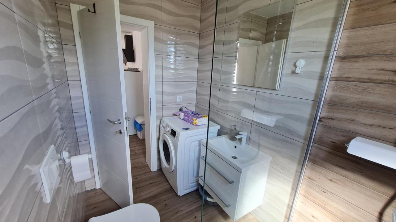 Apartmani Mlinar - One Bedroom Apartment With Seaview Grebastica Exterior photo