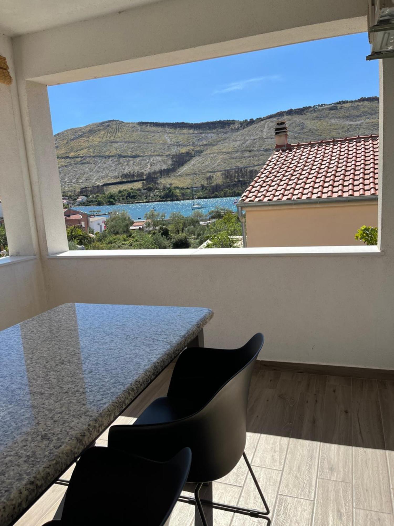 Apartmani Mlinar - One Bedroom Apartment With Seaview Grebastica Exterior photo