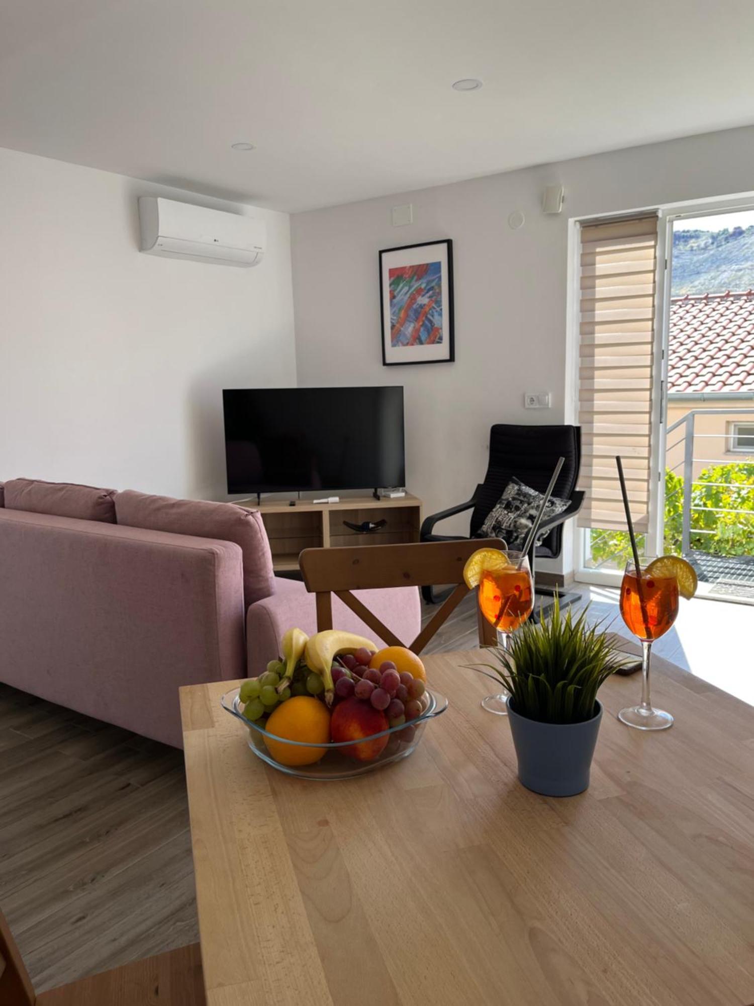 Apartmani Mlinar - One Bedroom Apartment With Seaview Grebastica Exterior photo